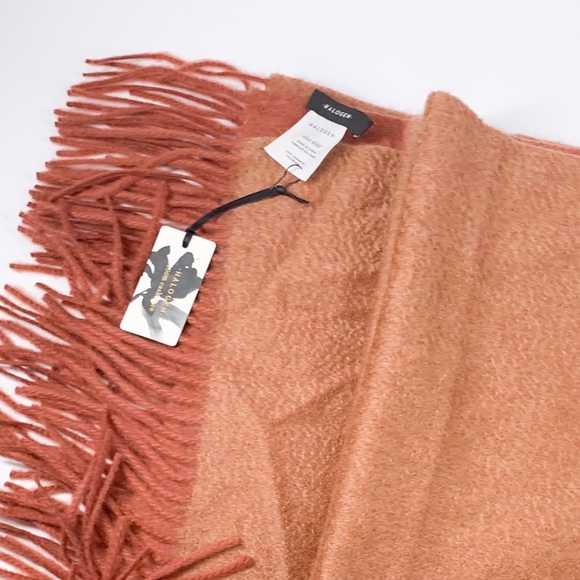 Halogen 100% Cashmere Wrap Scarf Blanket w/Fringe - Picture 5 of 5